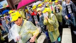 政府和企業聯手哄騙勞工的謊言：加薪就會傷害經濟！