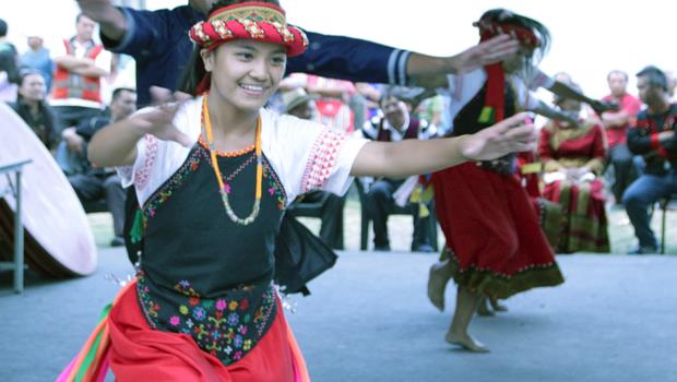 守護土坂村！16歲的少女祭司
