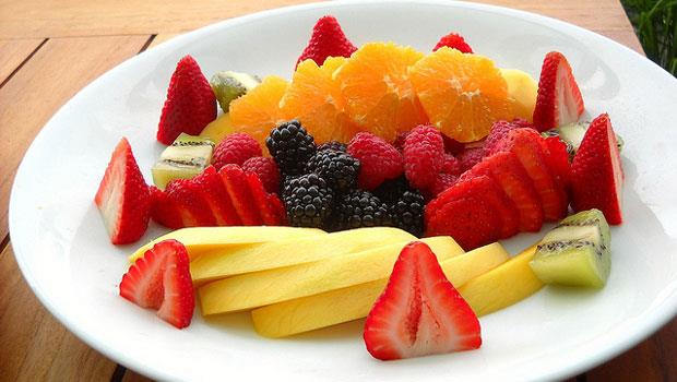 失眠、便秘、腰痠背痛..吃6種水果，幫你擊退惱人的小病痛！