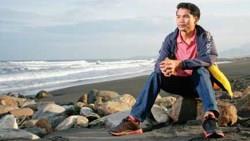 怪病纏身、無法工作》這位泰勞靠兩招投資權證，4年賺進千萬元！