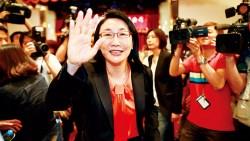 宏達電股價創新低》王雪紅製造過兩個股王又如何？不如張忠謀替股東穩穩賺