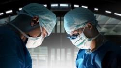 「第一次打敗大盤就上手」這種文章，就跟「第一次開盲腸就上手」一樣荒謬