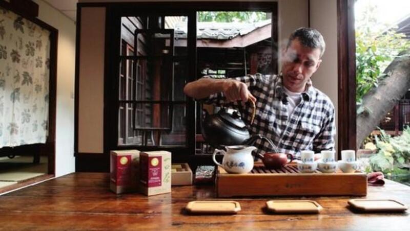 他戒了可樂30年不成功...最後卻迷上台灣茶，並把它賣上阿爾卑斯山
