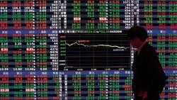 股災蔓延，台股開盤大跌200點