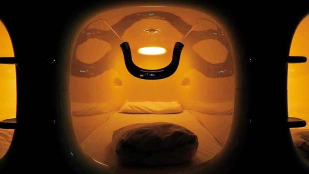 房間（床鋪）有如科幻電影中的太空艙一景，像是在裡頭沉睡一覺後醒來便在數萬光年之外。
