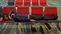 颱風天害班機延誤回不了家！保險會賠嗎？