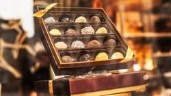 從比利時巧克力的一場比價大會，看懂財經新聞的荒謬