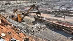 我手上的原物料基金被套牢得好慘，怎麼辦？專家建議2個解方