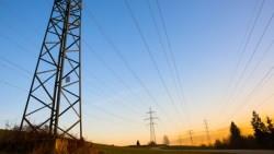 景氣差，就是買「電力公司」股票的時候！這家公司合理股價83元，現在只有70出頭...