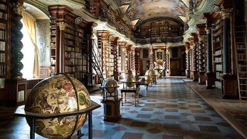 最強拍照景點！布拉格「世界最美圖書館」，有如霍格華茲真實版