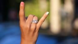 要一顆鑽石不如買一張股票！28年來，鑽石漲100%，但這家鑽石公司股票漲5000%