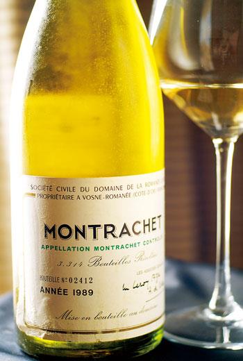 Montrachet，。以坡頂的禿頭山Mont Rachet為名，釀成的夏多內白酒深厚強力，在圓潤豐沛的酒體中潛藏著極為強力的酸味。