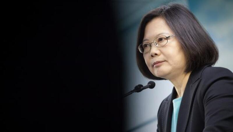 從黨主席到女總統...蔡英文救了民進黨，現在能不能救台灣？
