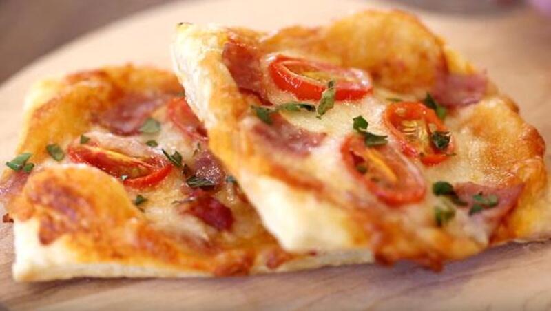 寒假到了！有家用烤箱就ok，只要2步驟，親子一起做出「番茄酥皮PIZZA」