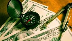 台灣景氣差、利率低...大戶：2016年，你的戶頭裡一定要有美元