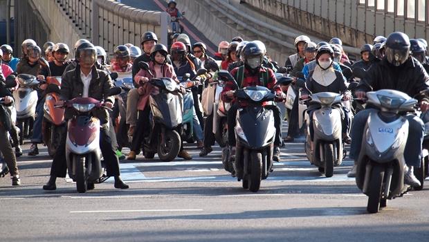 台灣人常騎的機車不是motorcycle 各種交通工具的英文懶人包 快收藏 自己英文自己救 商周