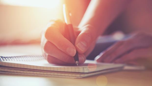 舉例用 E X 是錯的 這些常用縮寫 你都寫對了嗎 自己英文自己救 商周