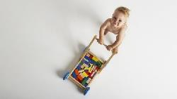 一個小孩從出生養到大學畢業，要花多少錢？實際算給你看