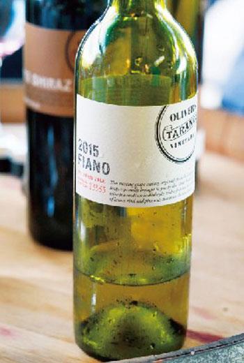 Fiano，可釀造不甜和甜型的白酒，是義大利少數具有久存潛力的白葡萄。