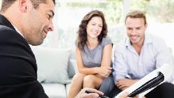 別以為親朋好友不會背叛你！用別人名字買房前沒做這件事...房子可能變他的