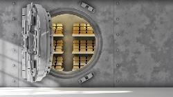 把錢從銀行存款搬出來，是脫離貧困第一步！存金融股，利息大勝定存5倍