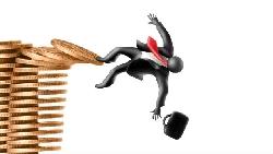 別再把錢傻傻放定存！愈是相信「現金為王」，你就會愈窮