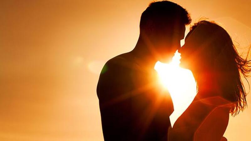 心理學研究：男人不喜歡「有性無愛」...超友誼關係和一夜情有什麼差別？