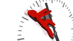 害年輕人難存到錢的關鍵！不是薪水低，是「工時長」