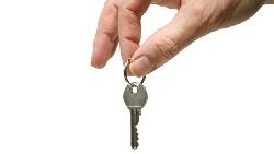 房客想退租，房東找藉口拖延、還裝監視器恐嚇...遇到這種惡房東如何自保？