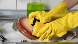 把不錯的工作辭掉，只為了去國外體驗生活》曲家瑞：30歲的人生精華，不該在洗盤子、掃廁所中浪費