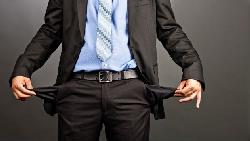 月薪5萬，房租伙食就花掉一半...到了35歲還是月光族，你不只是貧民，更是賤民