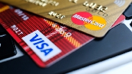 到歐洲旅遊，信用卡「VISA」或「MasterCard」哪一個比較好刷？