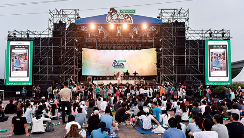Oppo 最為人知的行銷術，就是砸廣告、冠名贊助活動、搶代言人等傳統策略，連台灣春浪音樂節都看得到其蹤影。