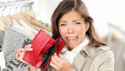 台大畢業、留日博士的她，連中低收入戶都不敢辦！一個故事告訴你：下流世代離你我不遠