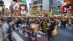 30多歲日本青年的「爛泥學」：不買貴的東西、不要賺大錢，讓人生更快樂的「不辦清單」