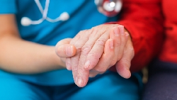 有尊嚴的走完人生最後一程！「安寧病房」很貴嗎？哪種末期病才能入住？