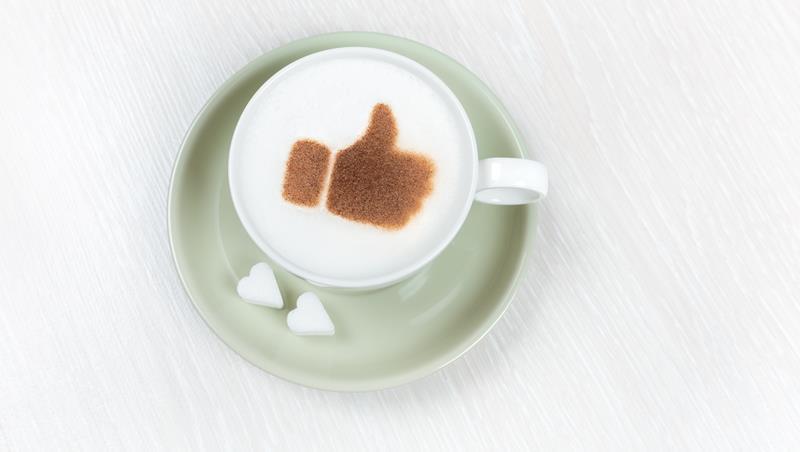 想稱讚別人漂亮、好看，千萬別說「你看起來好年輕」！你該改成這樣說...