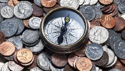 一個神奇數字，算出進場價！巴菲特的老師：先別管產業，本益比抓「15倍」就對了