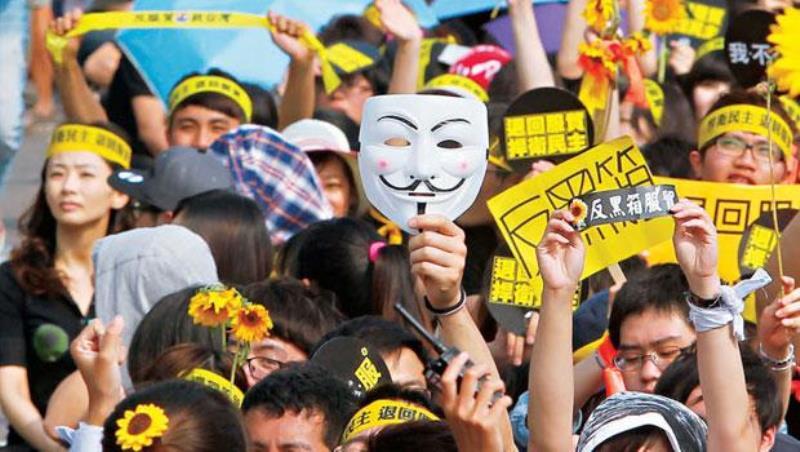 太陽花三周年》諷刺！台灣最大問題第一名還是「拚經濟」，兩岸監督條例根本沒半撇