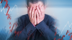 當年叱吒地產界，卻因房市套牢身揹官司債務、到南部隱姓埋名...一個炒房客的悲歌