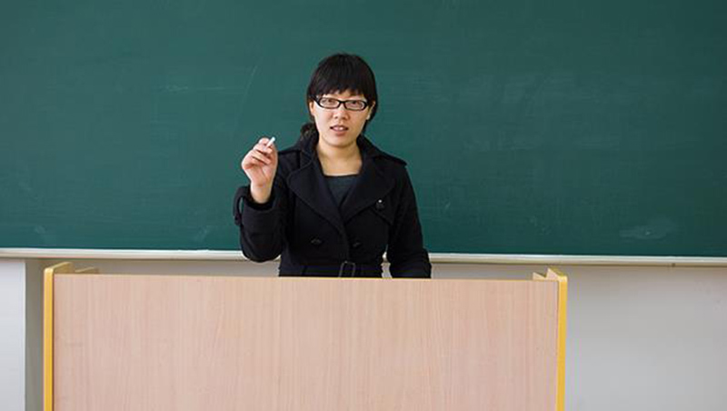 美國老師開課人數不足就解聘、台灣老師再混考績都甲等！我在美國看見教師的競爭力