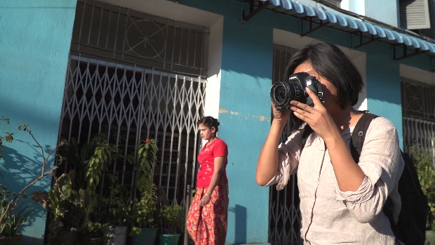 鏡頭的背後：台灣女攝影記者的緬甸長征路