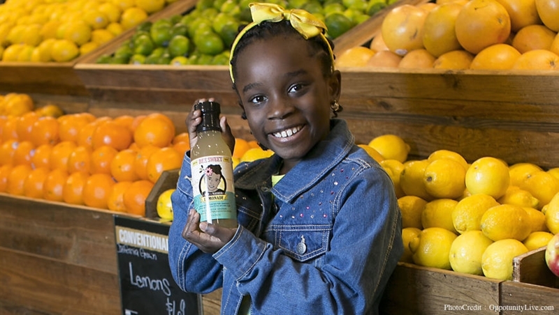 4歲創業、10歲拿到百萬台幣的投資！美國這個12歲小女孩，靠「秘密配方蜂蜜檸檬水」成為CEO