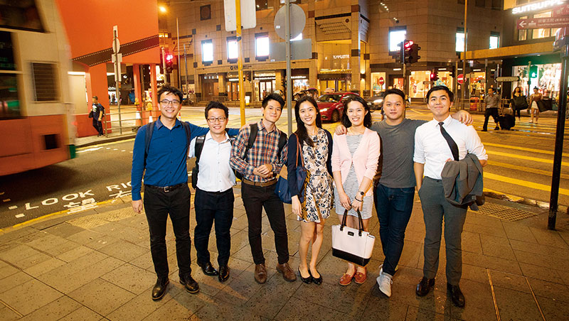 「台灣學生習慣學有興趣的，香港是學未來有用的。」這群港大台灣畢業生，站在國際人才競爭激烈的中環，說起赴港5 年最深的體悟。