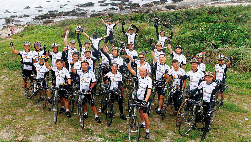 A-Team將台灣自行車推向全球，雖然解散，但成員躋身國際企業，有立足全球實力（圖中前排為巨大前執行長羅祥安、Ａ-Team發起人之一）。