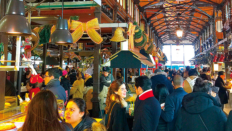 聖米格爾市場是馬德里一家彙集當地料理和Tapas小吃的餐飲攤市集。