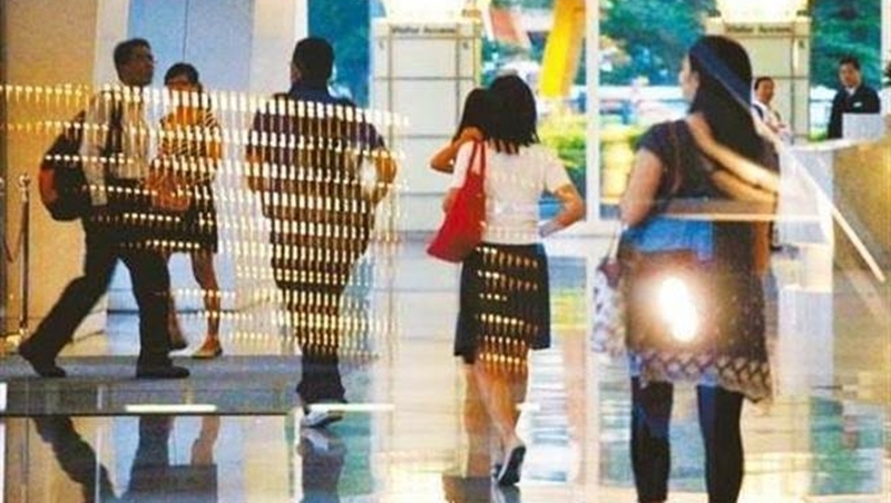 薪資行情大調查 電信業月薪破10萬最高