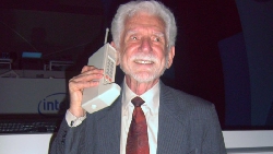 45年前誕生第一支手機，要價8支iphone X！發明者不是Nokia，而是這牌子