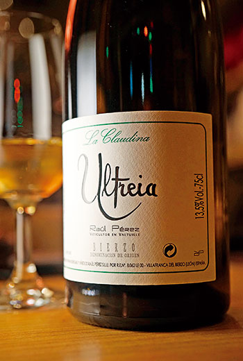原產自西班牙西北部的白葡萄品種，以Galicia自治區內的Valdeorras產區種植最多，也最知名。有不錯的酒體和酸味，頗適合橡木桶發酵培養，可釀成耐久存的白酒，是西班牙最優秀的白葡萄品種之一。