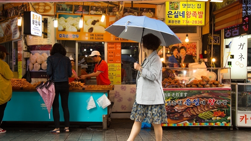 「偷拍已成為日常」地鐵、公廁無孔不入，看南韓女性如何面對猖獗的針孔攝影機